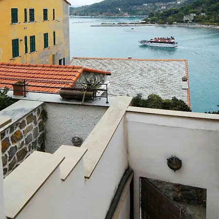 San Pietro's Terrace פורטו ונרה